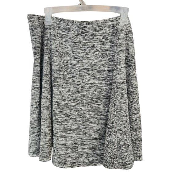 Torrid Plus Size Grey Skirt Size 2 - Picture 3 of 4